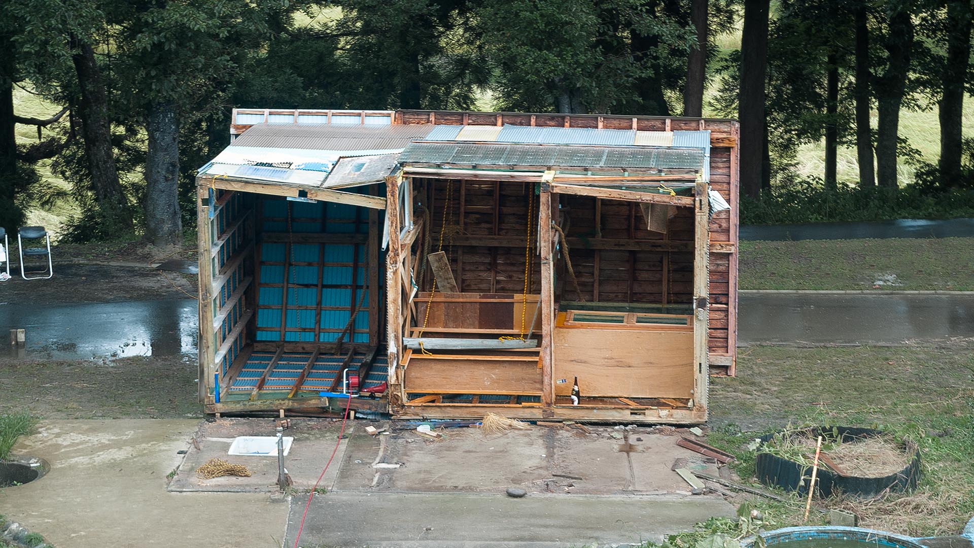 Closing a birds barn